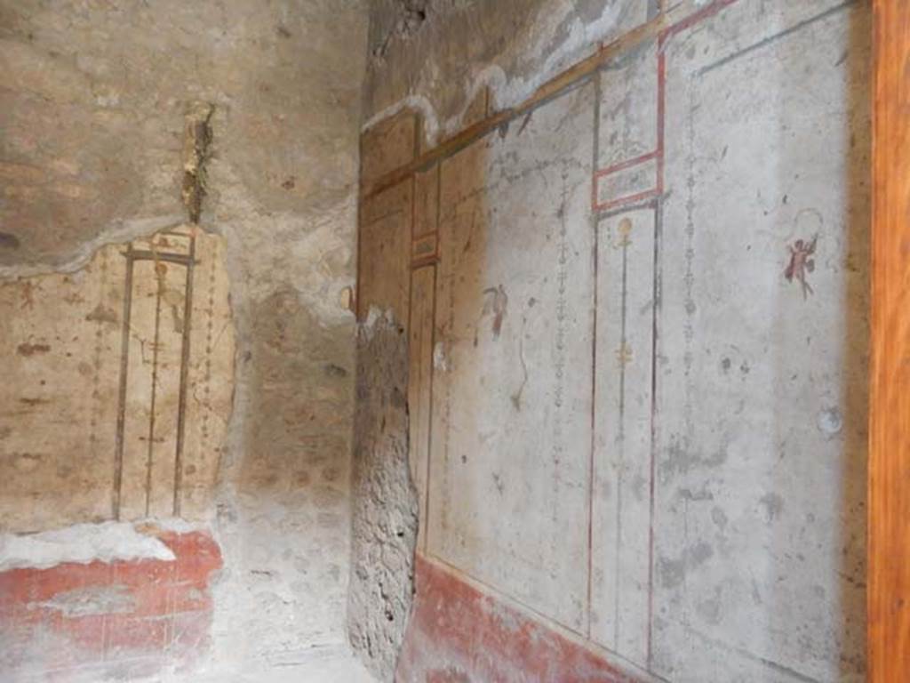 VI.15.1 Pompeii. May 2017. Looking towards south-west corner and west wall of bedroom.    Photo courtesy of Buzz Ferebee.
