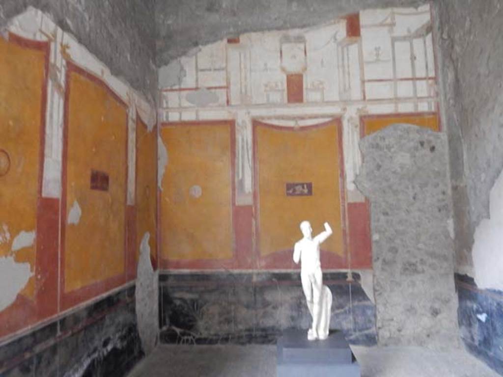 VI.15.1 Pompeii. May 2017. Looking towards south wall of south ala. Photo courtesy of Buzz Ferebee.