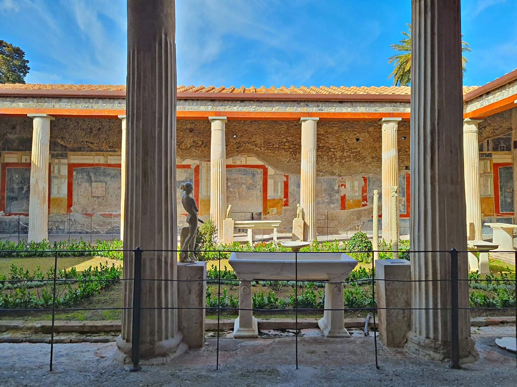 VI.15.1 Pompeii. April 2023. Looking west from east portico. 
Photo courtesy of Giuseppe Ciaramella.
