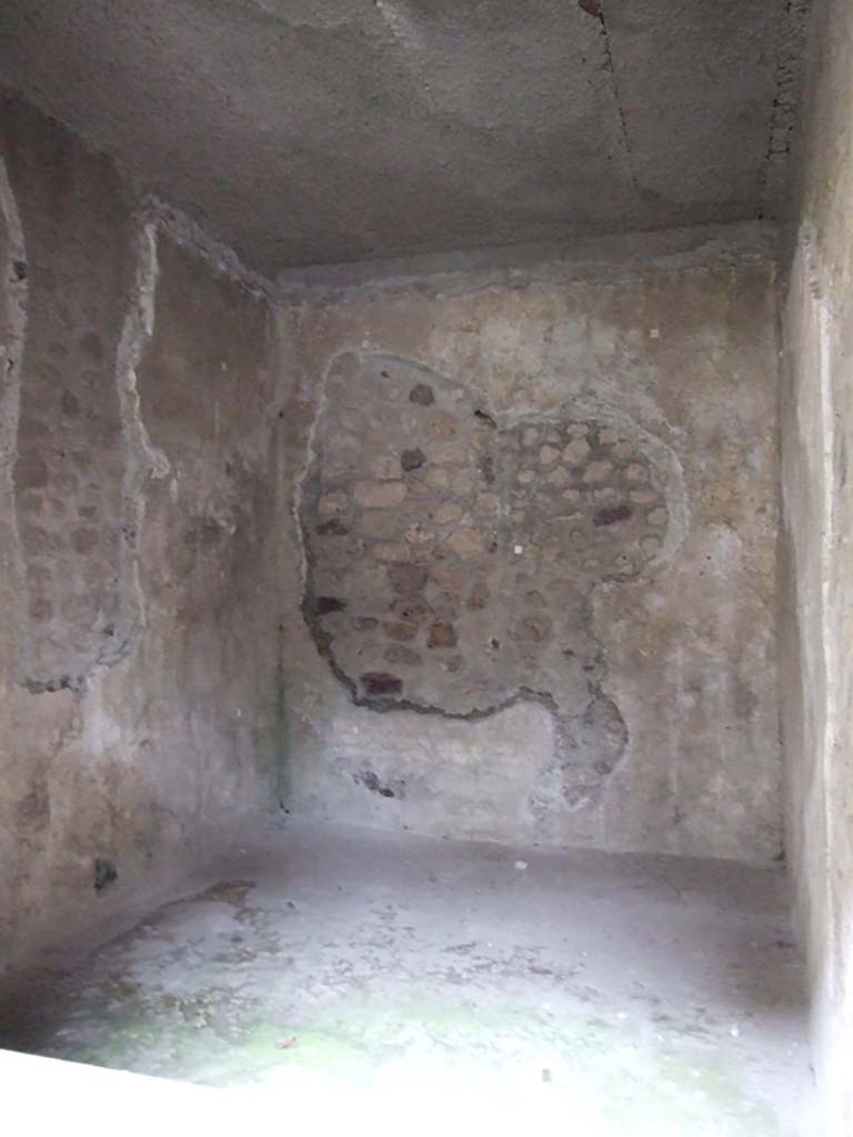 VI.15.1 Pompeii. December 2006. Room (x) in service area.