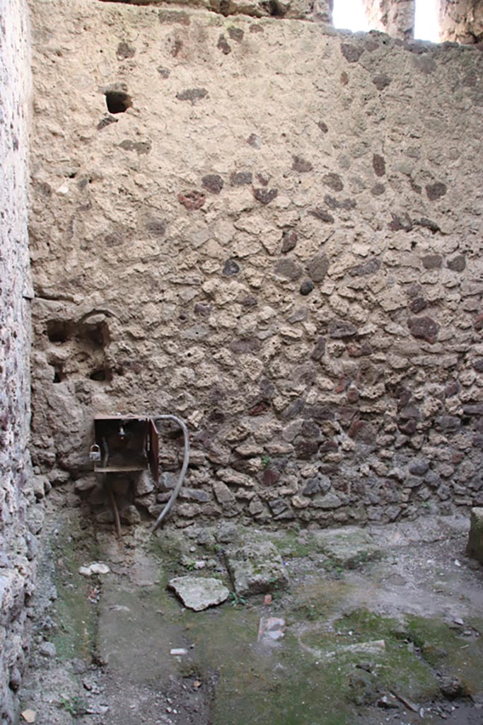 VI.15.27 Pompeii. October 2023. 
Looking towards north-east corner in stable. Photo courtesy of Klaus Heese.
