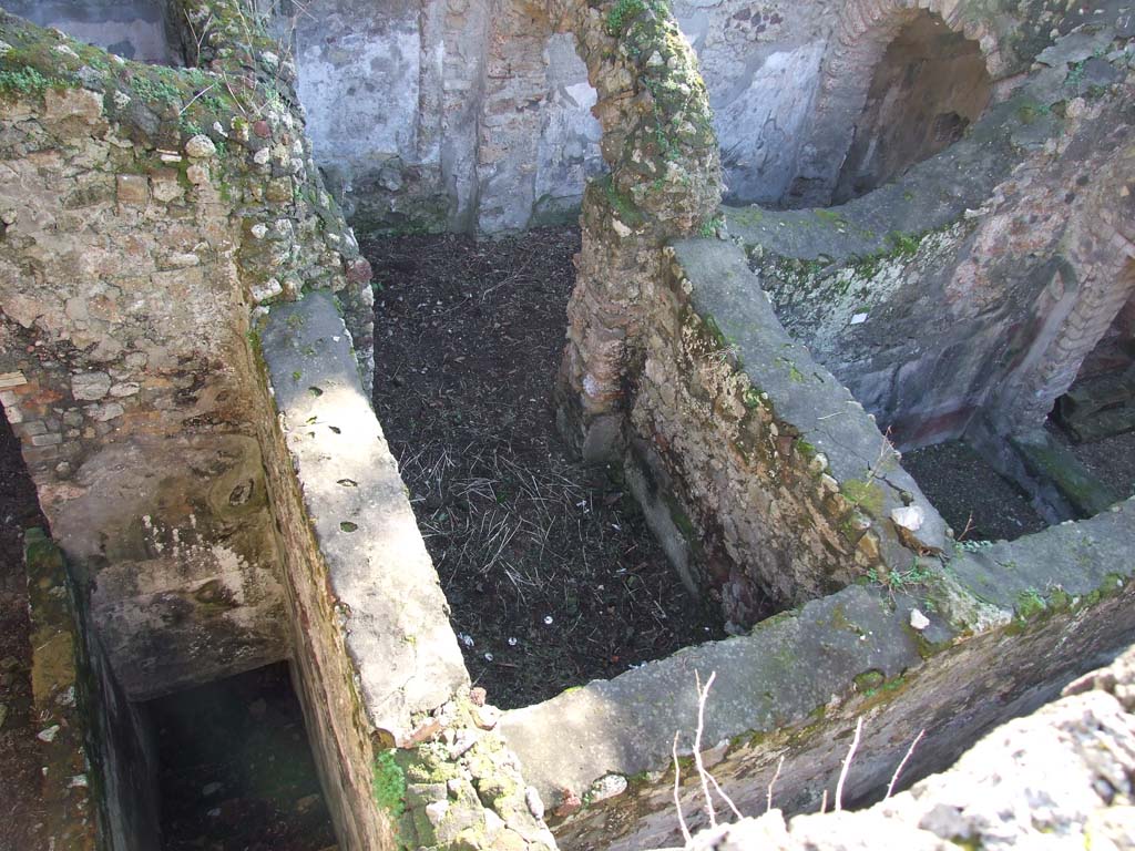 HGW24 Pompeii. December 2006. Looking south, down onto area to south of terrace. 
(Villa Diomedes Project – area 47 stairs on left, area 51 in centre, 46 at rear of 51, and 52, on right
(Fontaine, room (stairs, on left), room 5,1, (with 5a at top), and room 5,4 centre right. Corridor 5,3 lower edge).
