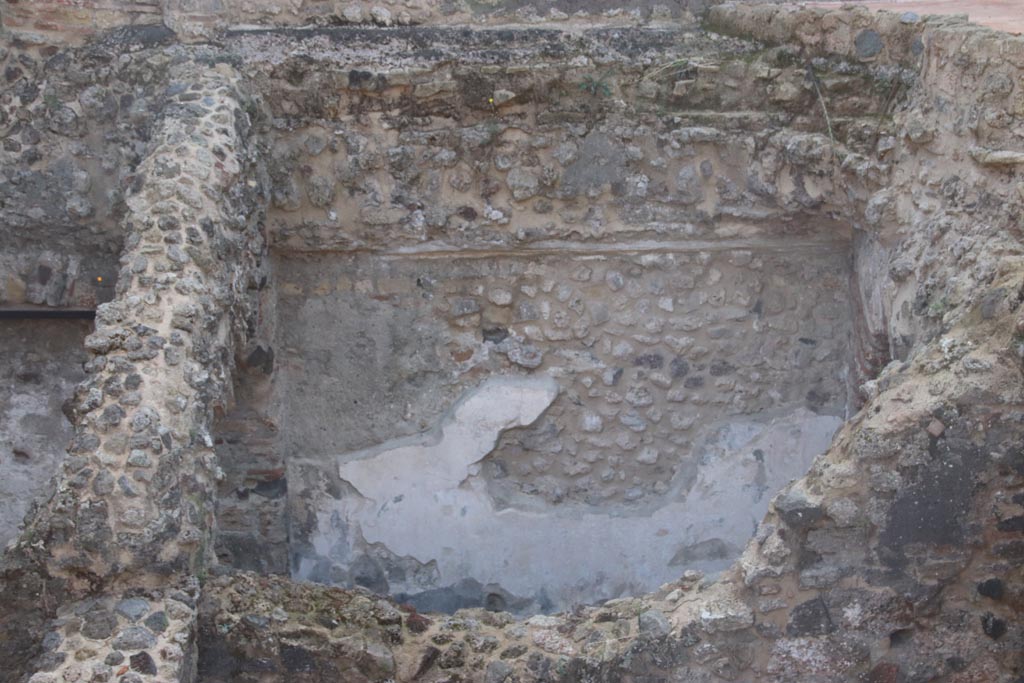 HGW24 Pompeii. Villa of Diomedes. October 2023. Looking towards south wall of room. Photo courtesy of Klaus Heese.
(Fontaine, room 5a) 
