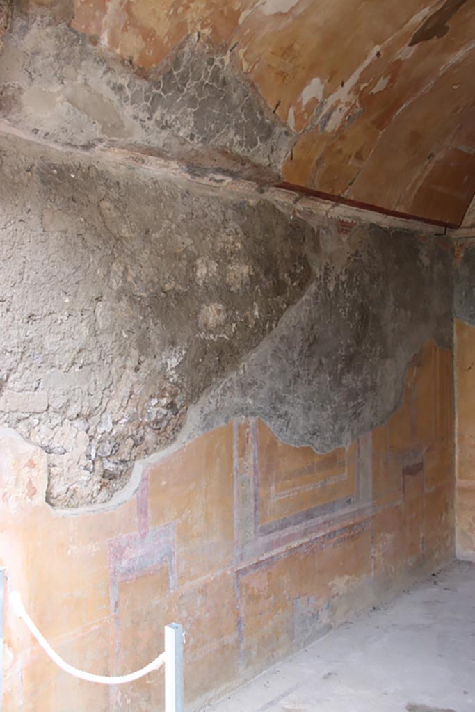 Villa of Diomedes, Pompeii. October 2023.
Looking east along north wall. Photo courtesy of Klaus Heese.
(Villa Diomedes Project – area 54).
(Fontaine, room 5,7).
