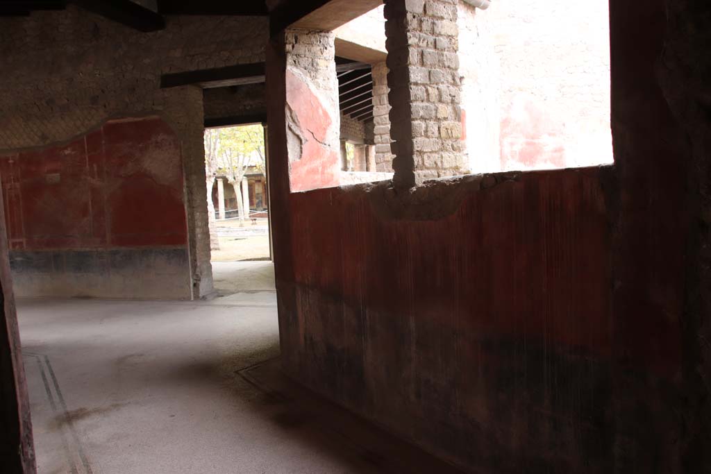 Villa San Marco, Stabiae, September 2019. Looking towards north end of Corridor 32, and doorway to Portico 20/5.
Photo courtesy of Klaus Heese.
