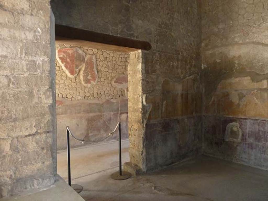 Villa San Marco, Stabiae, September 2015. Room 18, west wall with doorway to corridor 17.