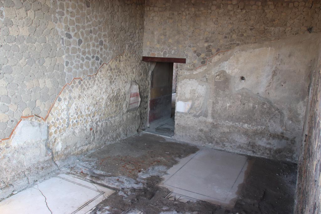 Villa San Marco, Stabiae, October 2022. Room 10, looking south across flooring. Photo courtesy of Klaus Heese.

