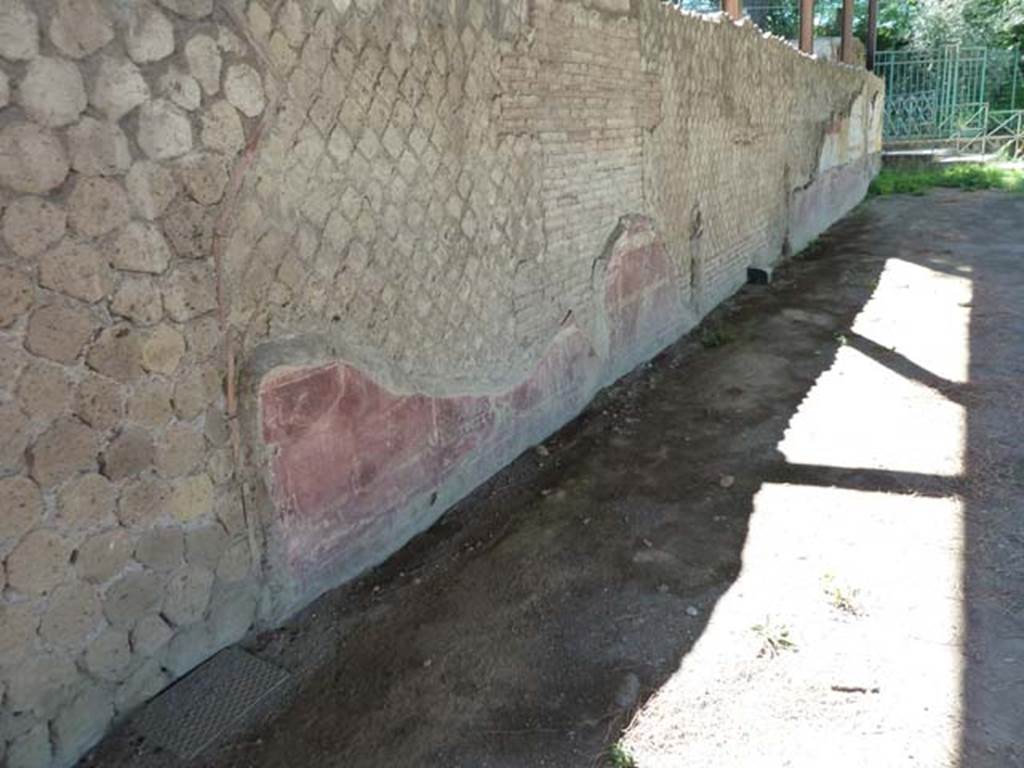 Villa San Marco, Stabiae, September 2015. Portico 1, looking west along south wall.