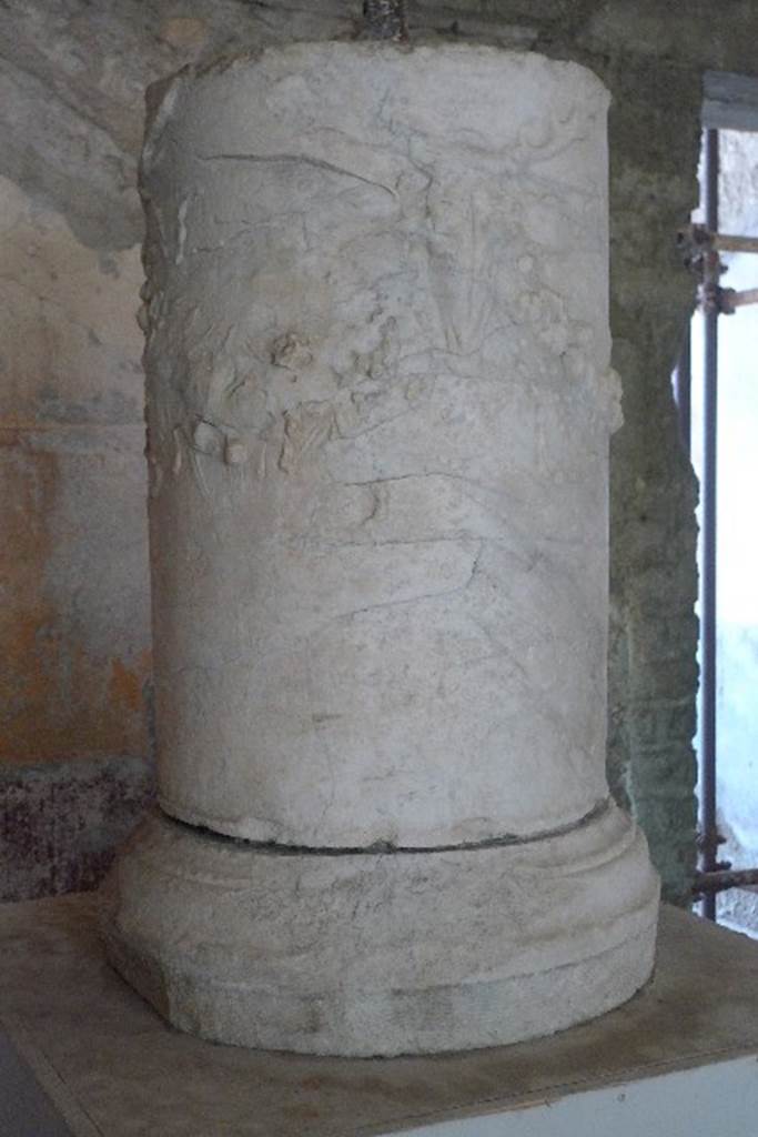 Castellammare di Stabia, Villa San Marco, July 2010. White marble altar. Photo courtesy of Michael Binns. The altar, from the first imperial age, is decorated with garlands and ribbons supported on the skulls of stags. This came to light in 1585 following an excavation in the garden next door to the church of S. Maria di Pozzano. According to Pagano, given its sizeable dimensions, it was perhaps part of a sumptuous little temple destroyed in the 79AD eruption. This temple would have been near a large senatorial seaside villa, situated in the valley of Faiano which lies below it. A lead fistula was discovered that may attribute this villa to Publius Sabidius Pollio. He or his father of the same name was aedile at Nola circa 30 B.C. It is therefore reasonable to suppose that the temple was part of, or near to, the villa. Pagano considers the altar may be connected with the cult of Diana, as hunting in the woods behind Mount Faito must have played an important part in the life of a rich aristocrat. See Pagano M., 2003 in Rivista di Studi Pompeiani XIV. Roma: L’Erma di Bretschneider. p. 349-351, figs. 6-8.