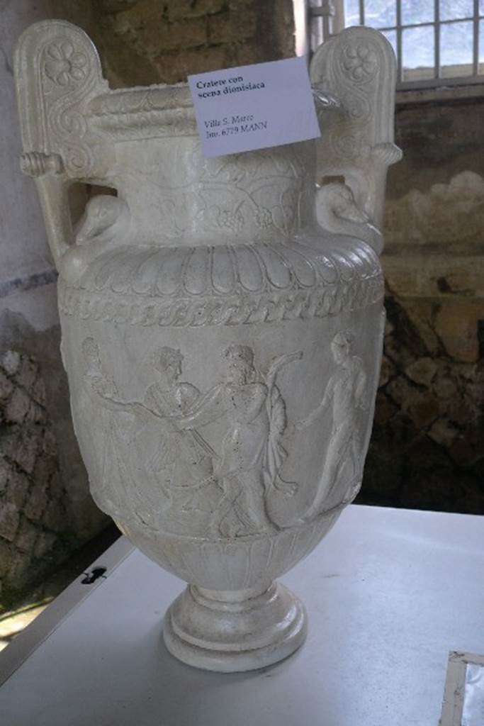 Castellammare di Stabia, Villa San Marco, July 2010. Room 12. Reproduction of marble crater. Photo courtesy of Michael Binns. The original is in the Naples Archaeological Museum. Inventory number 6779.
