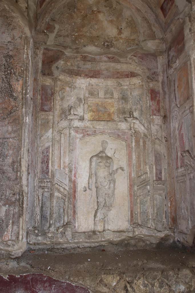 Villa San Marco, Stabiae, 2010. 
Area 65, nymphaeum at southern end of peristyle garden. Niche with stuccoes of Venus. Photo courtesy of 
