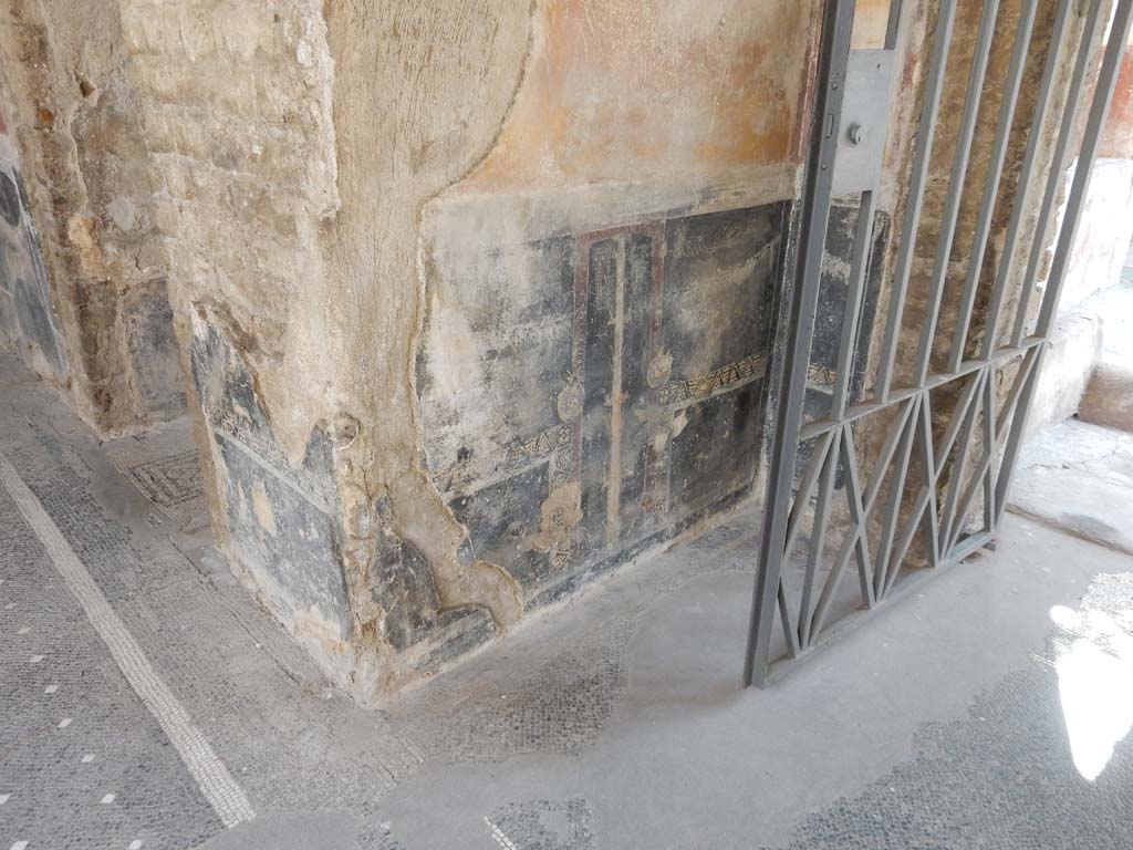 Villa San Marco, Stabiae, June 2019. Room 44, looking east in atrium towards black painted zoccolo on east side of entrance doorway.
Photo courtesy of Buzz Ferebee.
