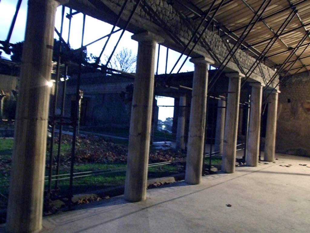 Castellammare di Stabia, Villa San Marco, December 2006. Room 20, looking west across east portico towards oecus 16, in centre.
