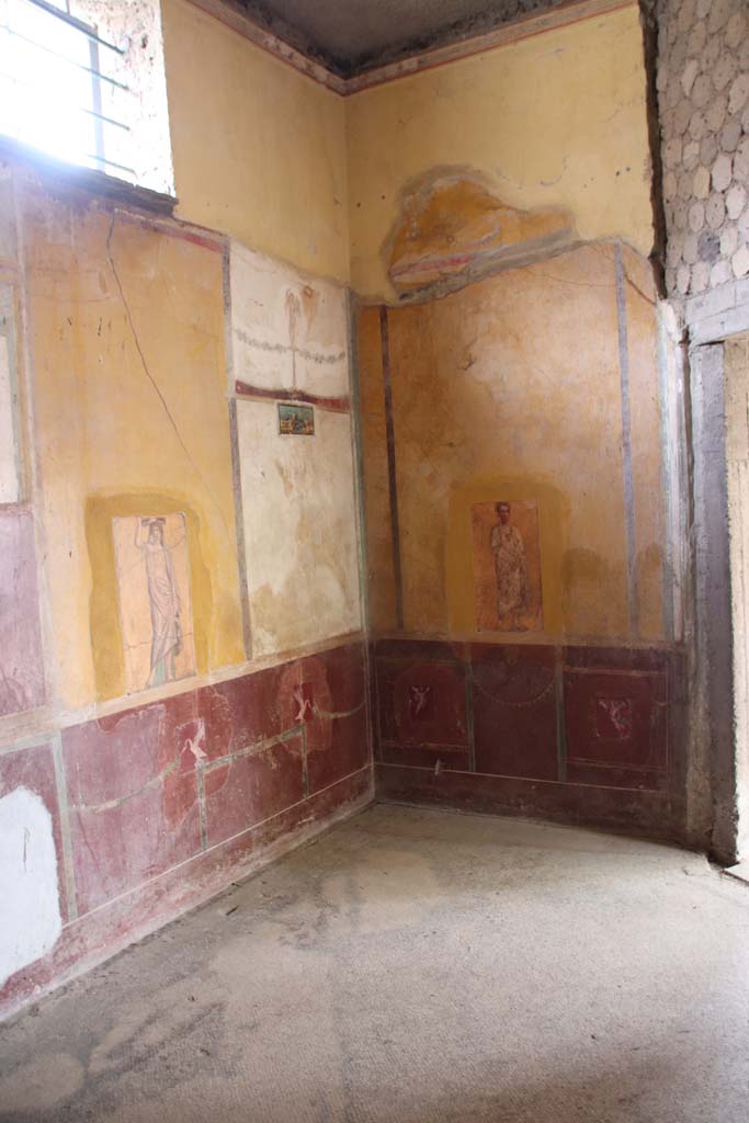 Villa San Marco, Stabiae, September 2019.  
Room 50, looking towards south-east corner. Photo courtesy of Klaus Heese.
