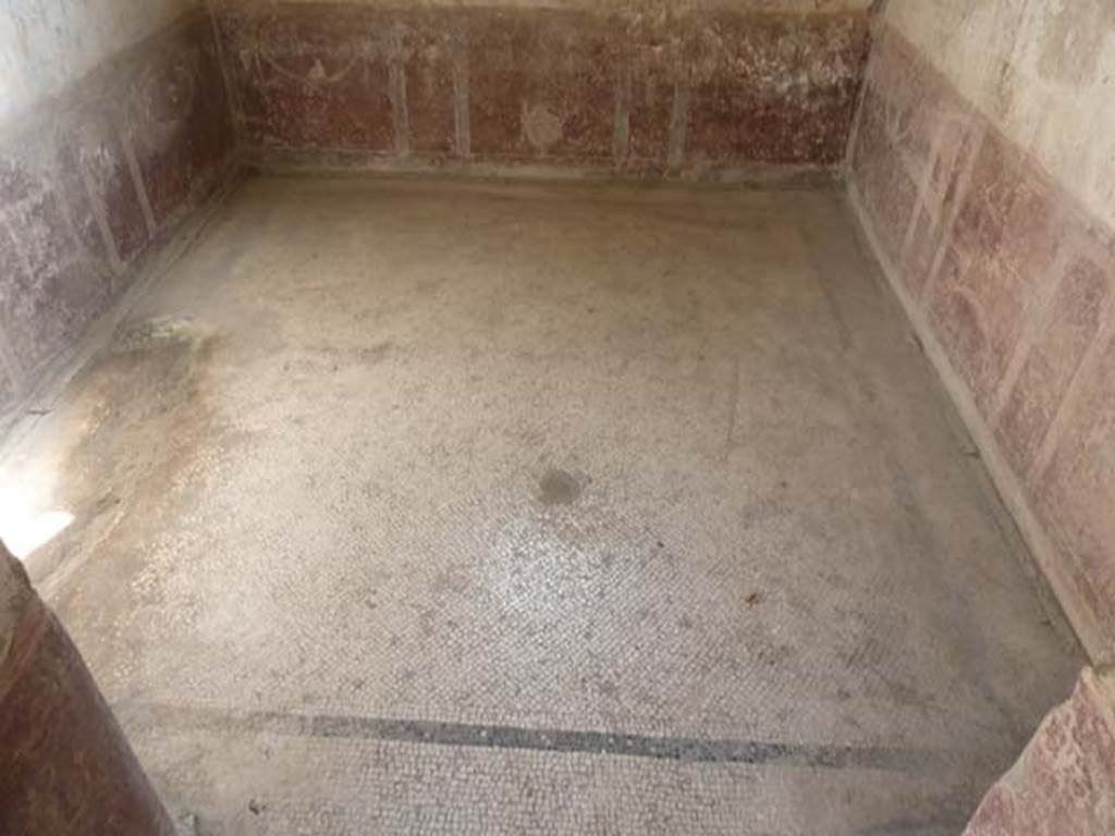 Villa San Marco, Stabiae, September 2015. Room 57, floor.

