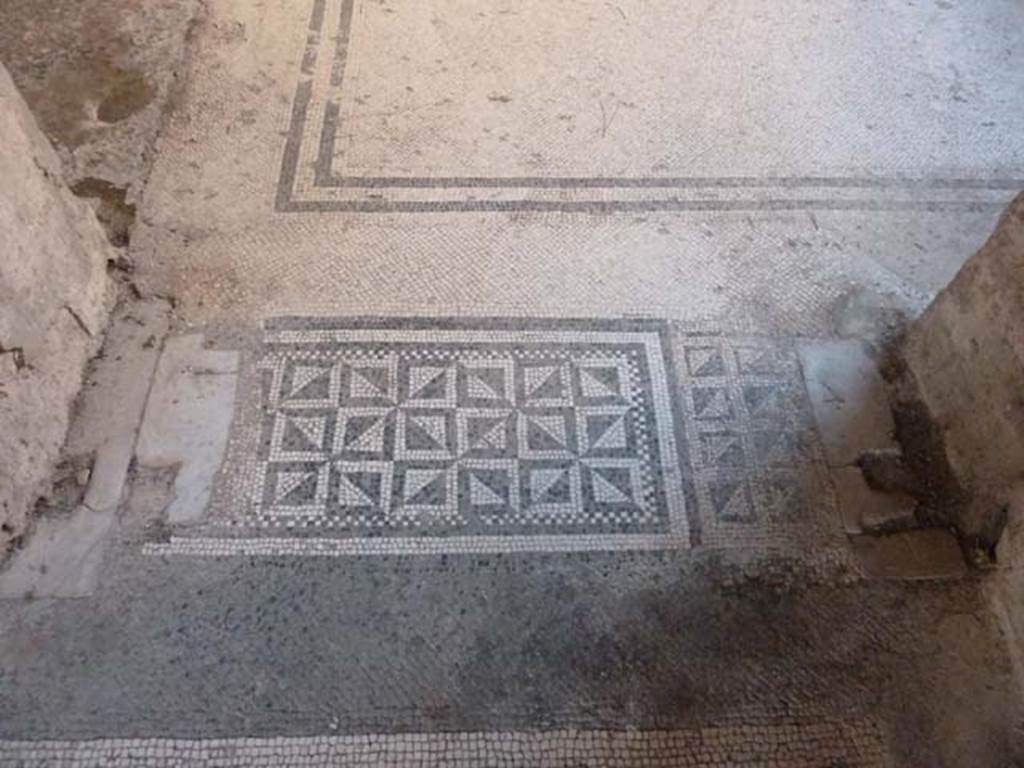 Villa San Marco, Stabiae, September 2015. Room 44, north-west corner of atrium, with threshold to corridor 32.