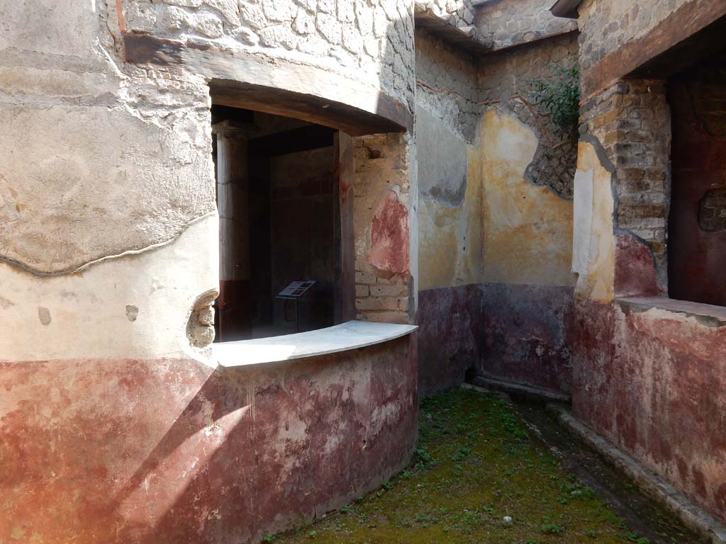 Villa San Marco, Stabiae, June 2019. Small garden area 28, looking towards east side of apsed window.
Photo courtesy of Buzz Ferebee
