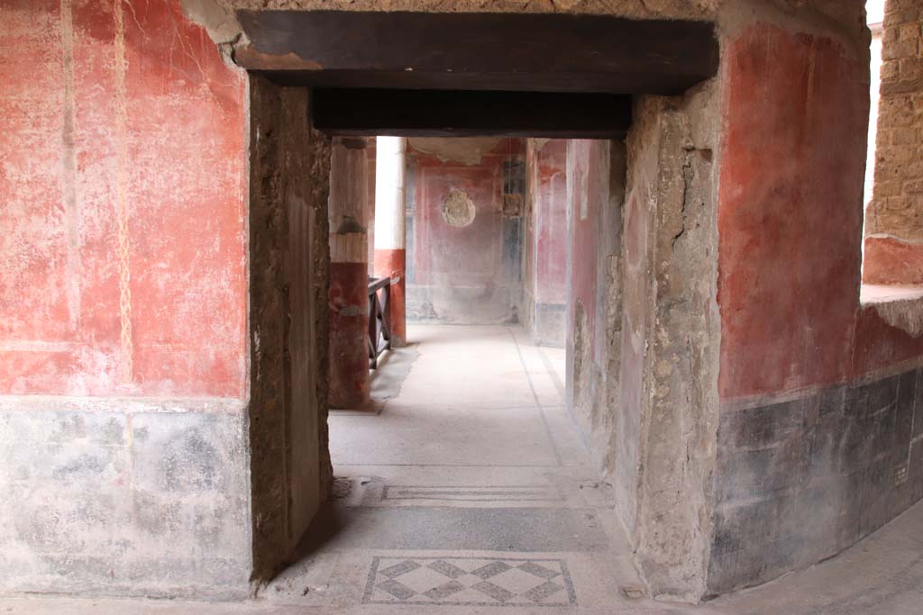 Villa San Marco, Stabiae, September 2021. 
Doorway from corridor 22, to vestibule 24 at entrance to room 25. Photo courtesy of Klaus Heese.

