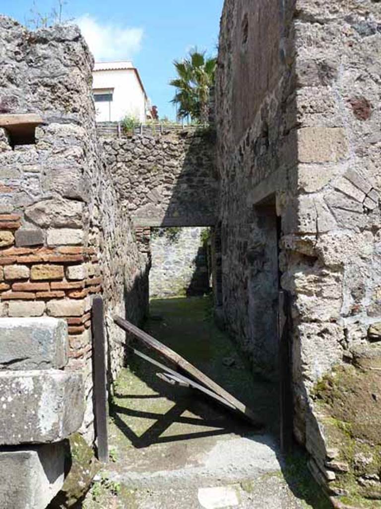 Villa of Mysteries, Pompeii. May 2010. Room 38, looking east from kitchen courtyard.