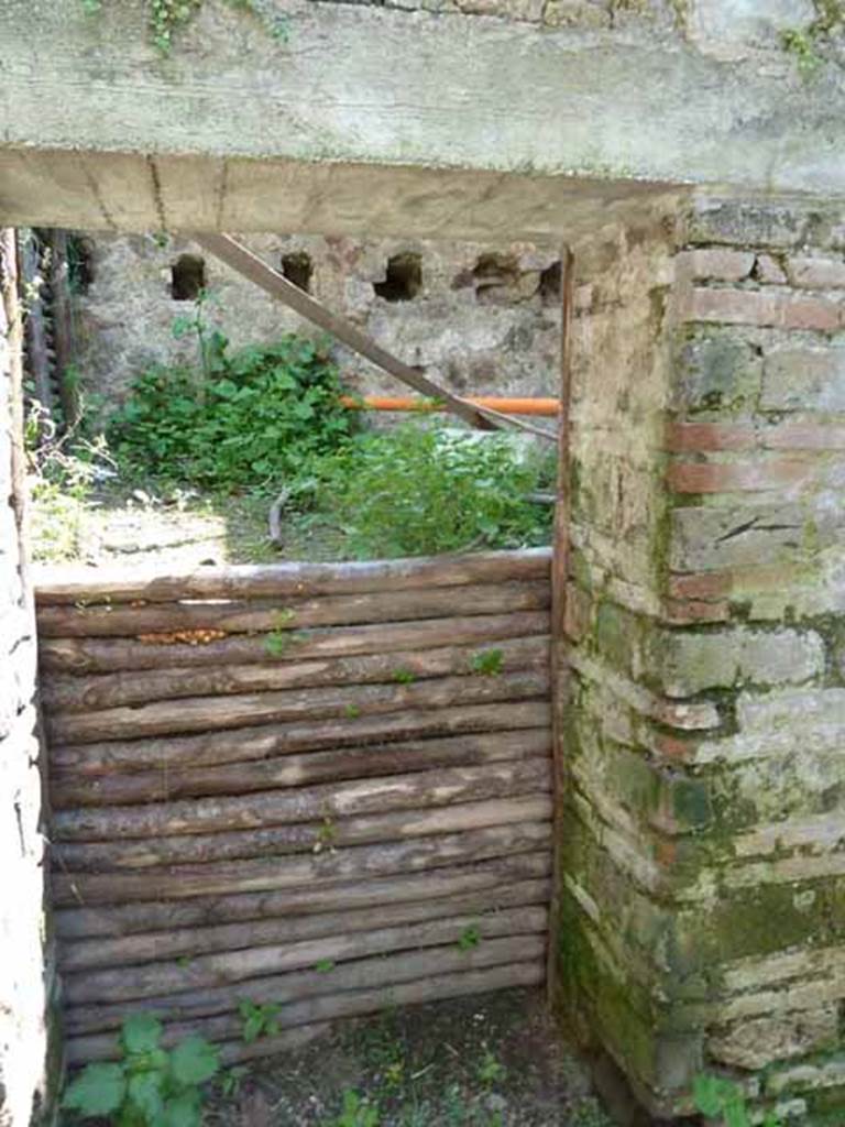 Villa of Mysteries, Pompeii. May 2010. Doorway to room 41.