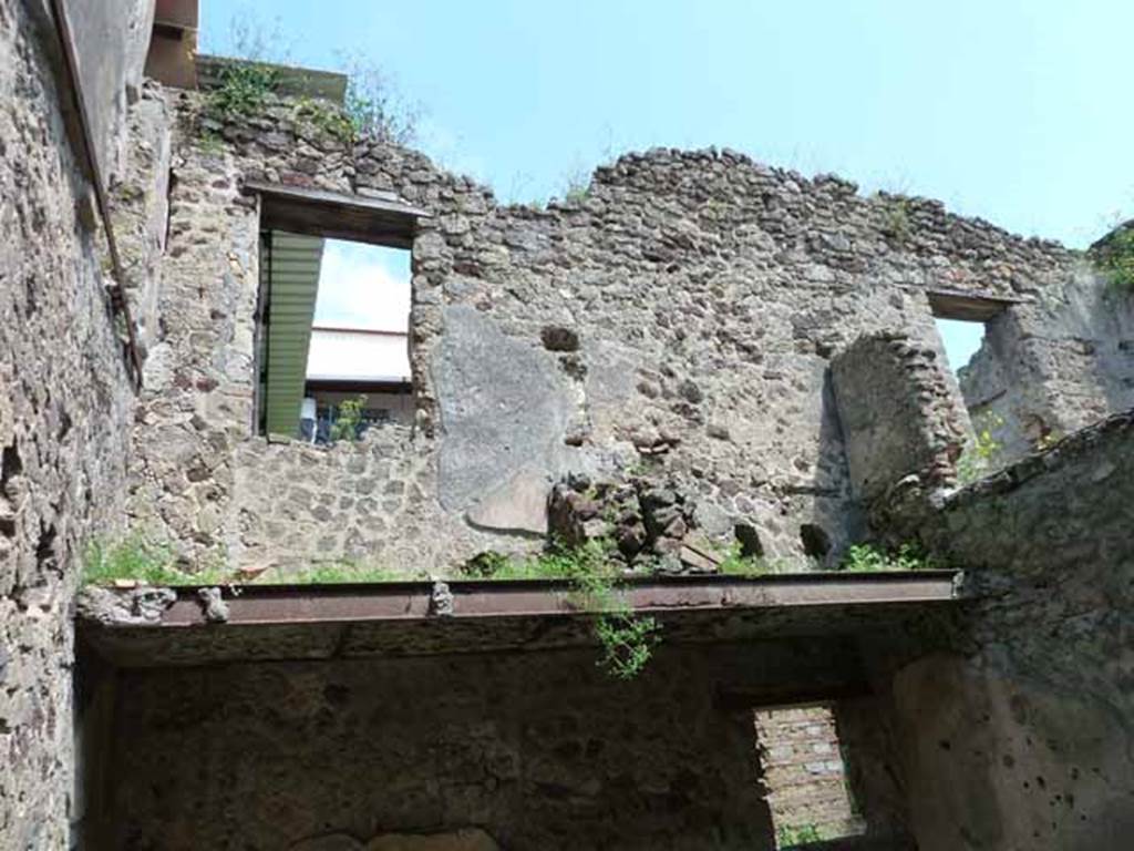 Villa of Mysteries, Pompeii. May 2010. Room 33, upper east wall.