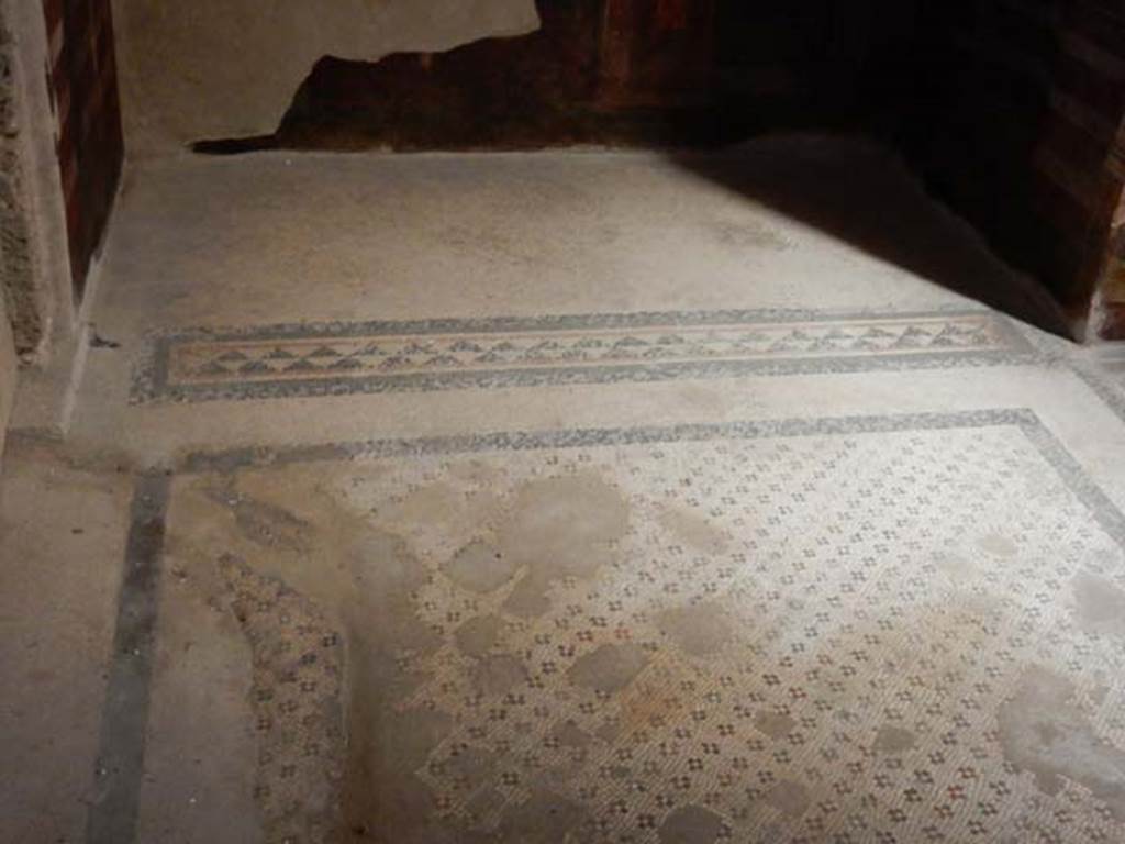 Villa of Mysteries, Pompeii. May 2015. Room 16, mosaic floor in front of two alcoves.
Photo courtesy of Buzz Ferebee.

