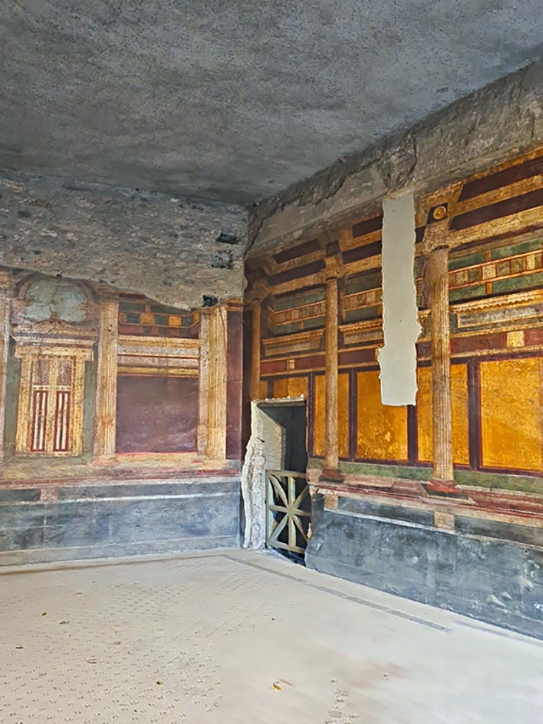 Villa of Mysteries, Pompeii. November 2023. 
Room 6, north-east corner with doorway to passageway 7. Photo courtesy of Giuseppe Ciaramella.
