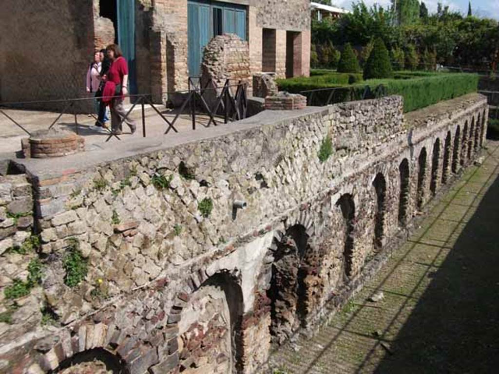 Villa of Mysteries, Pompeii. May 2010. South-west corner, gardens above and cryptoporticus below.