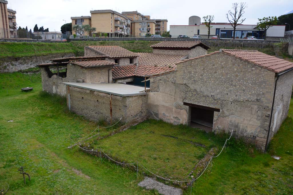 Villa Regina, Boscoreale. April 2017. 
Looking towards east side with doorway from barn to threshing terrace, on north end of east side, (on right).
Photo courtesy Adrian Hielscher.
