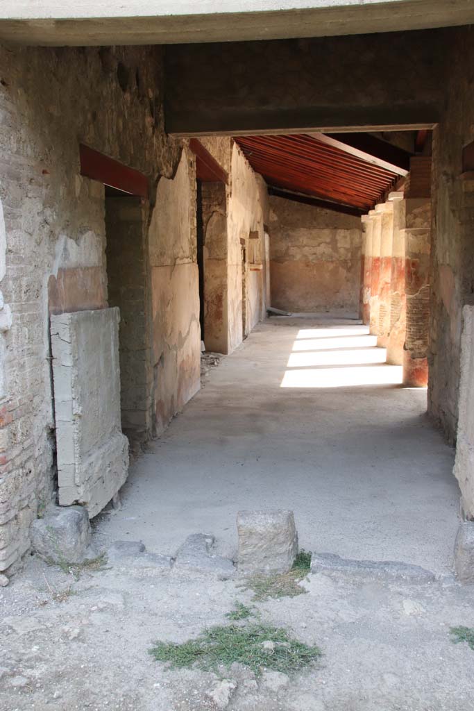 Villa Regina, Boscoreale. September 2021. 
Looking north from entrance doorway towards west portico VII. Photo courtesy of Klaus Heese.

