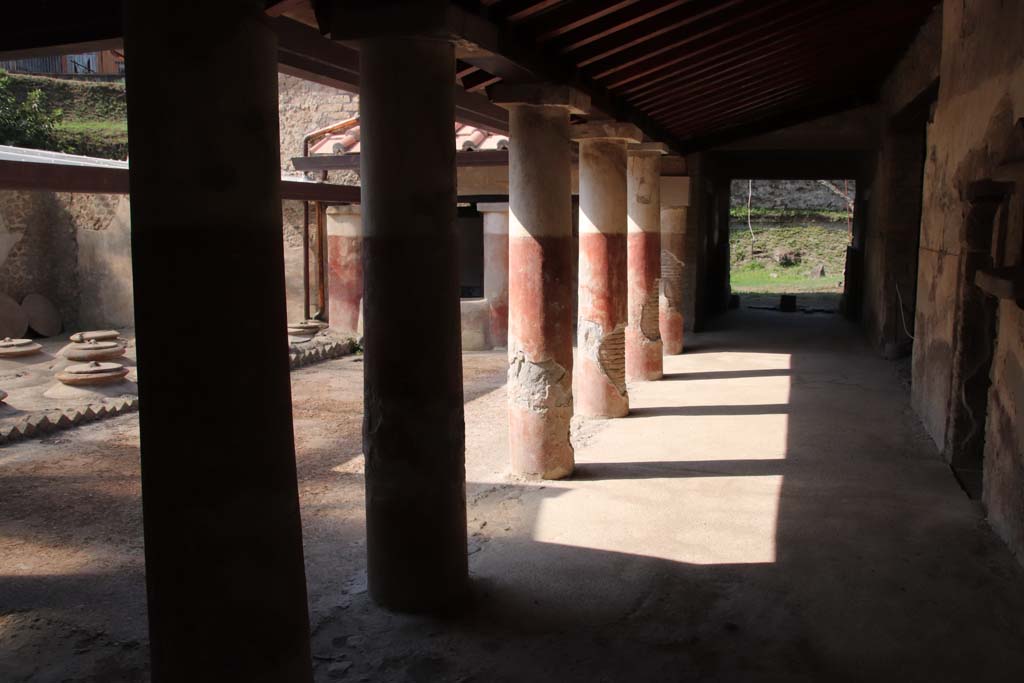 Villa Regina, Boscoreale. September 2021. 
Portico VII, looking south towards entrance doorway, along west portico. Photo courtesy of Klaus Heese.
