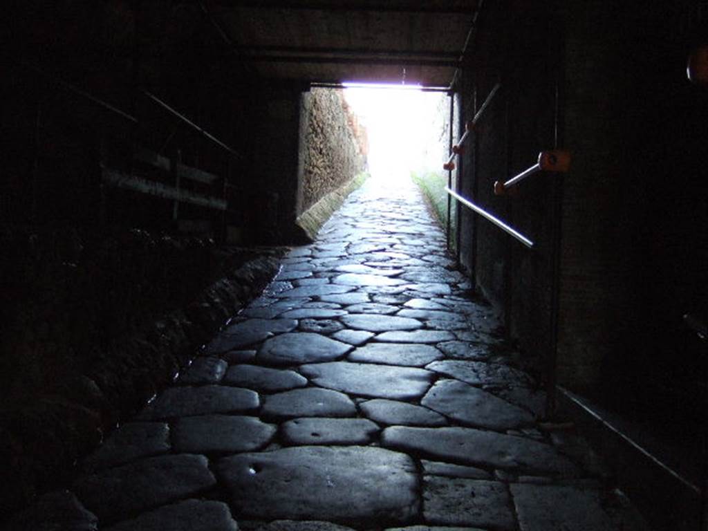 Via Marina. Looking east into city through Porta Marina. December 2005.