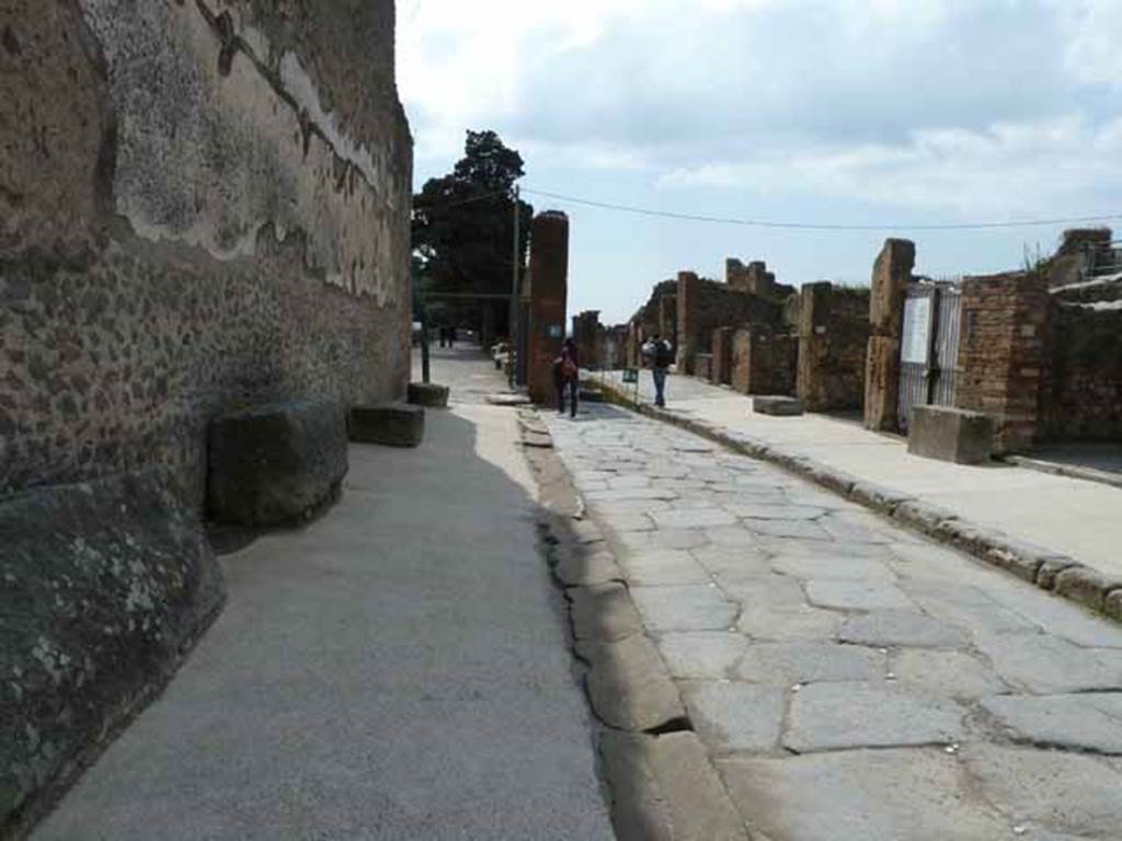 Via Marina, May 2010. Looking west between VIII.1 the Basilica, and VII.7.