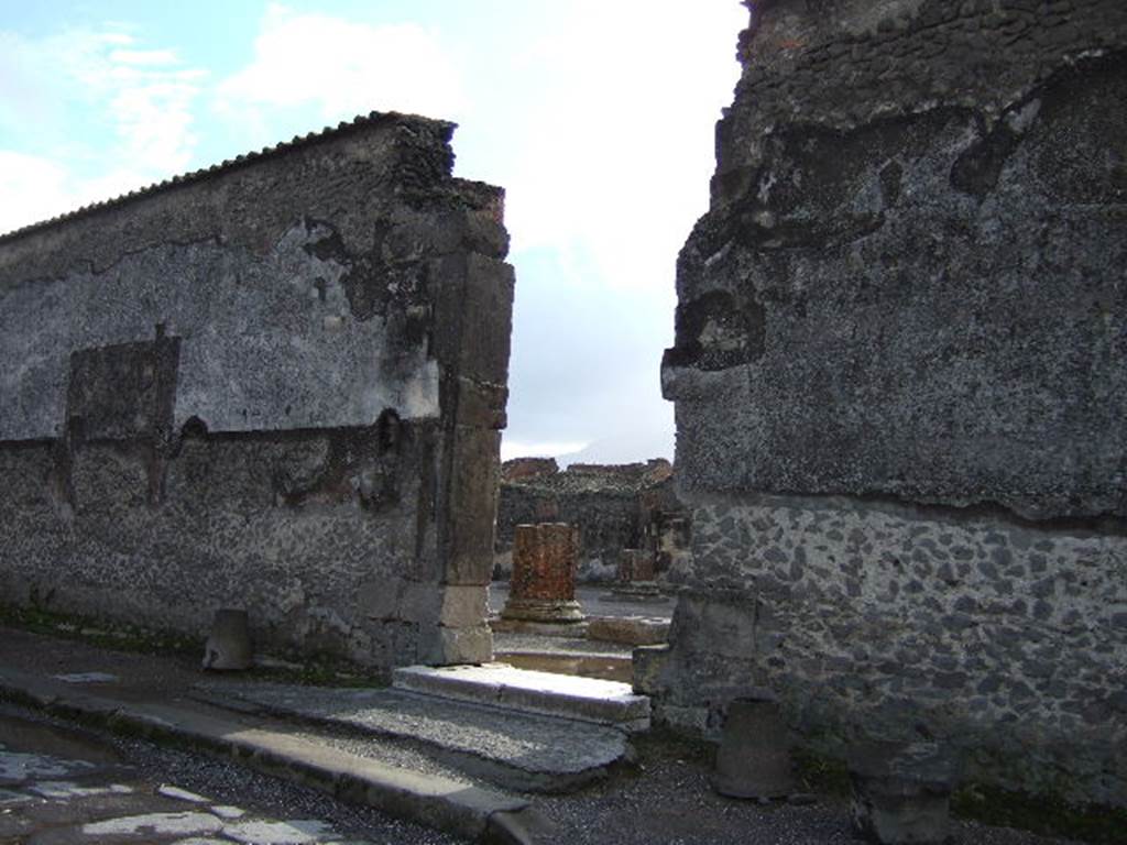 Via Marina. South side. Looking east past Basilica entrance VIII.1.2. December 2005.