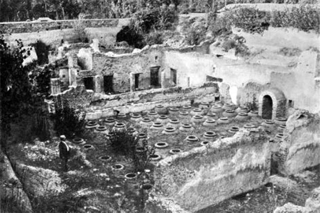 Villa della Pisanella. 1903 photograph of villa excavations, looking north-west across Area Q. 
See A cura di Mario Cardone: Le ville rustiche e le condizioni agricole e del commercio dell’Antica Pompei Torresette News
