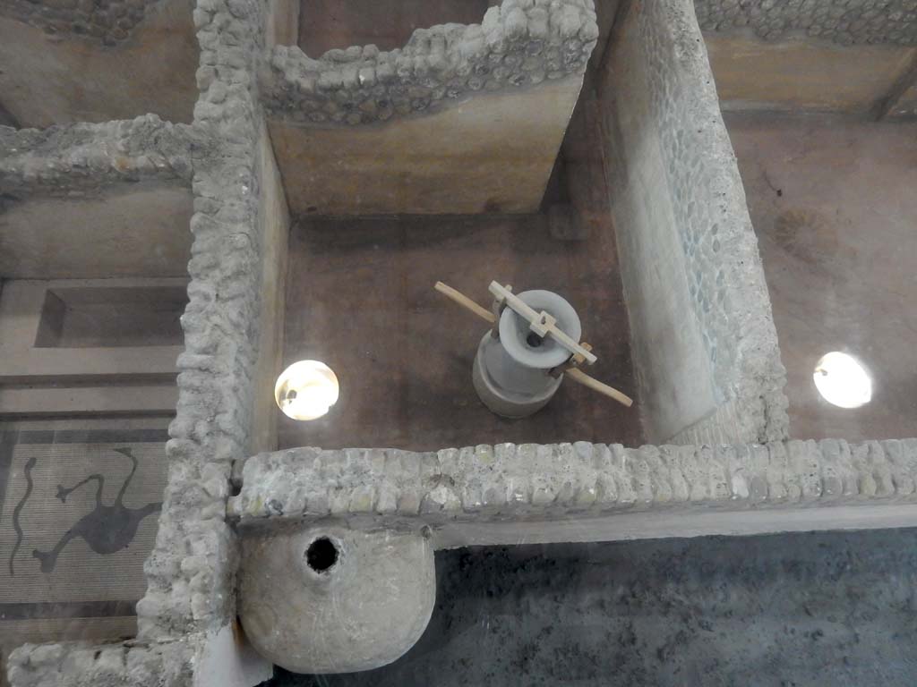 Villa della Pisanella, Boscoreale. May 2018. Room at the end of corridor E shown with bread oven and grain mill. Model in Boscoreale Antiquarium. Photo courtesy of Buzz Ferebee.