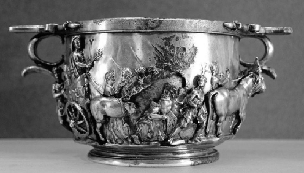 Villa della Pisanella, Boscoreale. Skyphos, Boscoreale Cup: Tiberius triumph and sacrifice scene.
Skyphos, coupe de Boscoreale : triomphe de Tibre et scne de prparation d'un sacrifice.
Now in the Louvre, inventory number BJ2367.
Photo  RMN-Grand Palais (muse du Louvre) / Herv Lewandowski.
